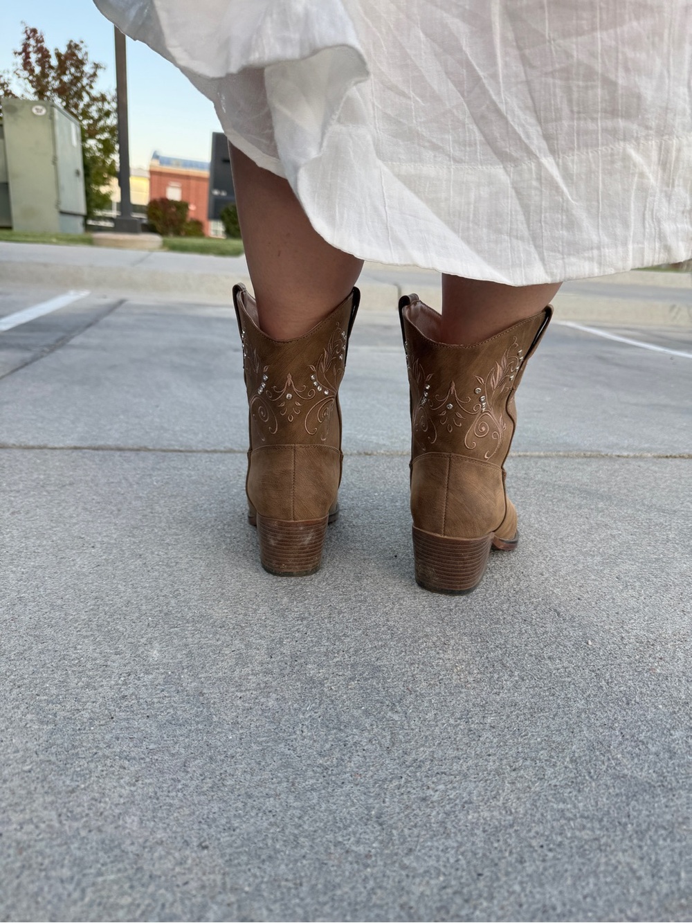 IUV Cowboy Boots Women Size 8 Brown Rhinestone Western Cowgirl Ankle Boots - Picture 4 of 12